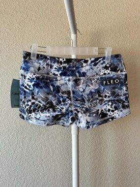 FLEO black and blue electric voodoo original shorts size medium NWT